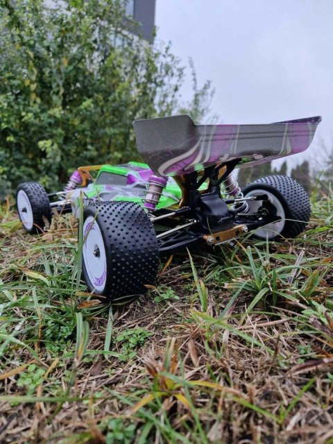 Samochód zdalnie sterowny WLToys 104002 1:10 4WD 2,4Ghz Samochód zdalnie sterowny WLToys 104002 1:10 4WD 2,4Ghz