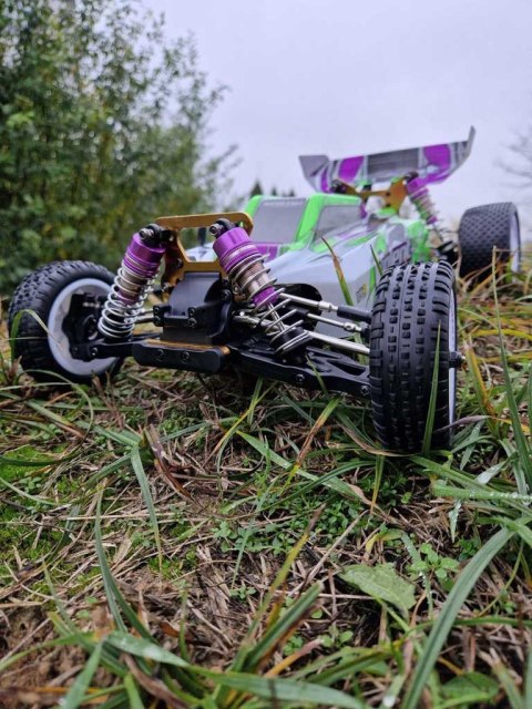 Samochód zdalnie sterowny WLToys 104002 1:10 4WD 2,4Ghz Samochód zdalnie sterowny WLToys 104002 1:10 4WD 2,4Ghz