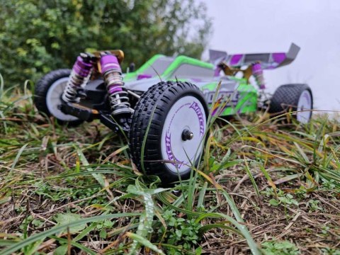 Samochód zdalnie sterowny WLToys 104002 1:10 4WD 2,4Ghz Samochód zdalnie sterowny WLToys 104002 1:10 4WD 2,4Ghz