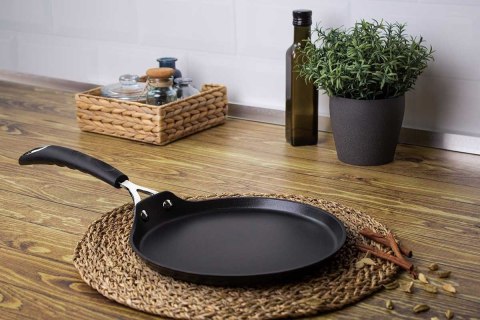 PATELNIA TYTANOWA DO NALESNIKÓW 28cm BERLINGER HAUS BH-7135 BLACK PROFESSIONAL PATELNIA TYTANOWA DO NALESNIKÓW 28cm BERLINGER HAUS BH-7135 BLACK PROFESSIONAL