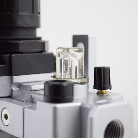 REDUKTOR + FILTR SPRĘŻONEGO POWIETRZA 1/4" REDUKTOR + FILTR SPRĘŻONEGO POWIETRZA 1/4"