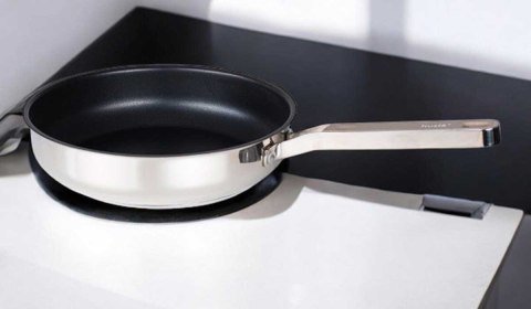 PATELNIA ZE STALI NIERDZEWNEJ 24cm HUSLA 73961 PATELNIA ZE STALI NIERDZEWNEJ 24cm HUSLA 73961
